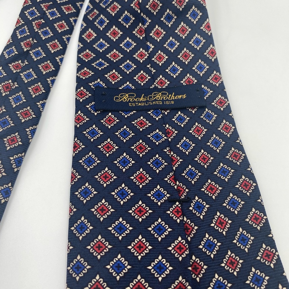 Brooks Brothers Blue and Red Diamond Pattern Tie